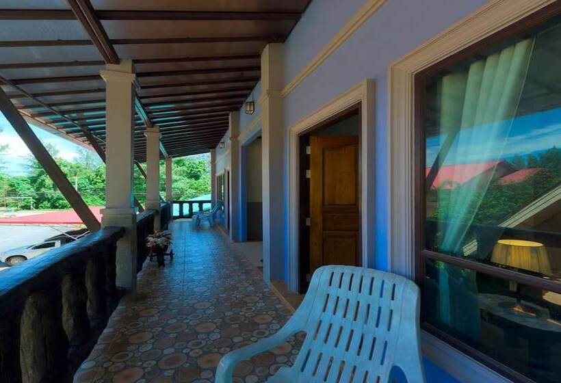 스탠다드 방갈로, Rim Khao Resort