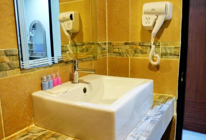 סוויטה, Southern Star Resort