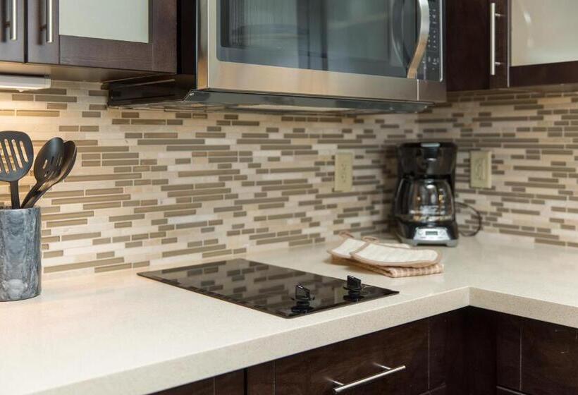 身障者適用スタンダードルーム, Staybridge Suites Corona South, An Ihg