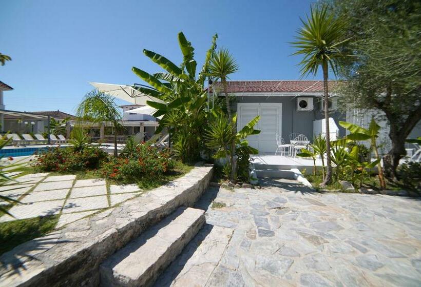 استودیوی استاندارد, Mirsini Studios & Apartments