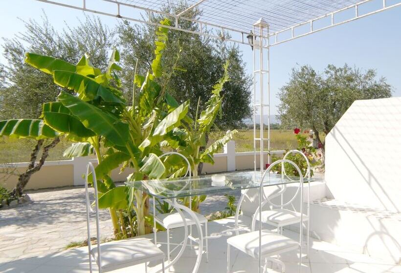 استودیوی استاندارد, Mirsini Studios & Apartments