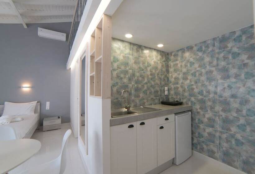 استودیوی استاندارد, Mirsini Studios & Apartments