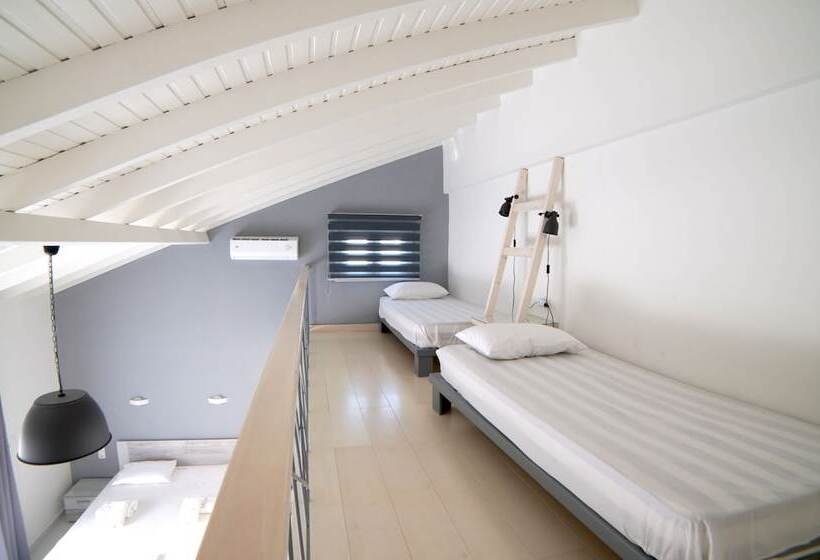 استودیوی استاندارد, Mirsini Studios & Apartments