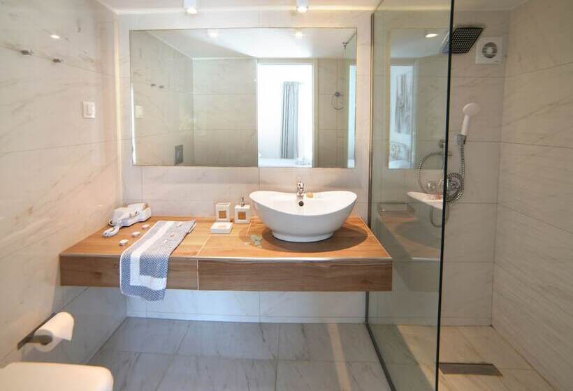 استودیوی استاندارد, Mirsini Studios & Apartments