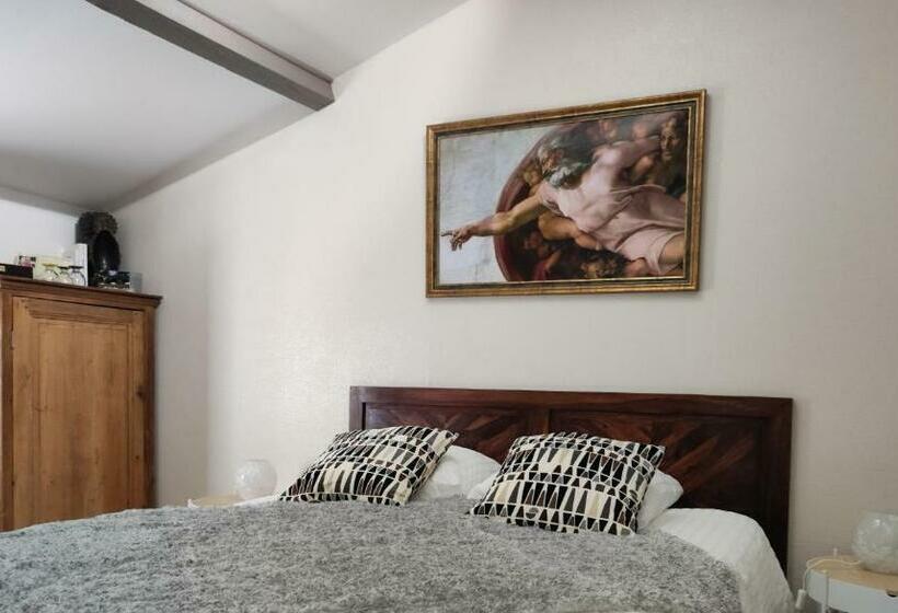 컴포트 룸, Le Mas Des Aludes