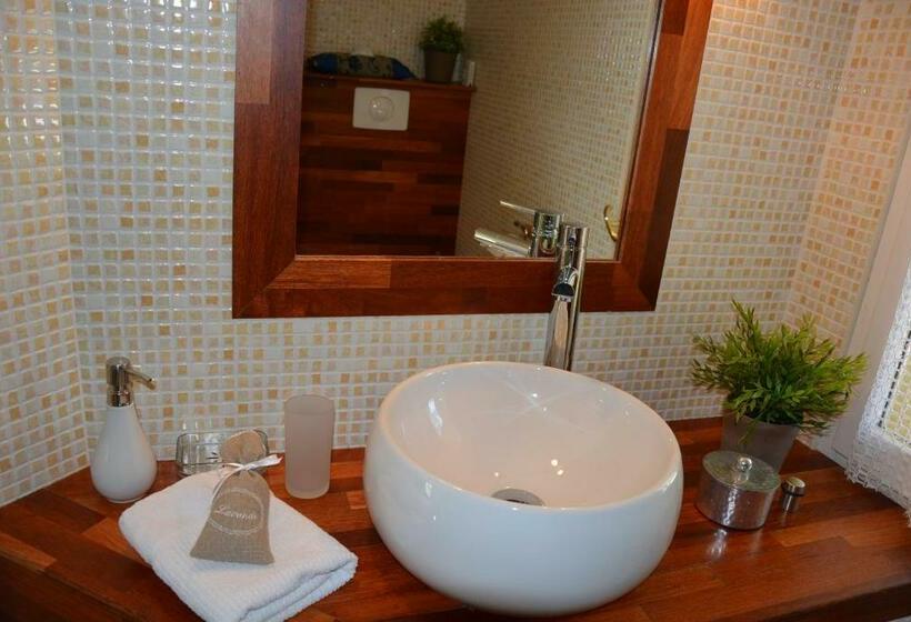 컴포트 룸, Le Mas Des Aludes