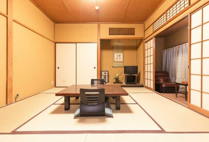 חדר משפחתי, Yushintei