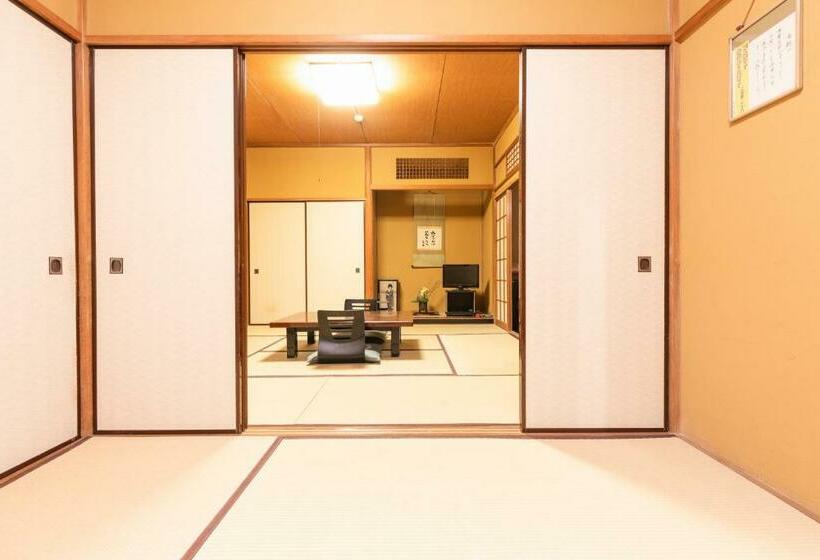 חדר משפחתי, Yushintei