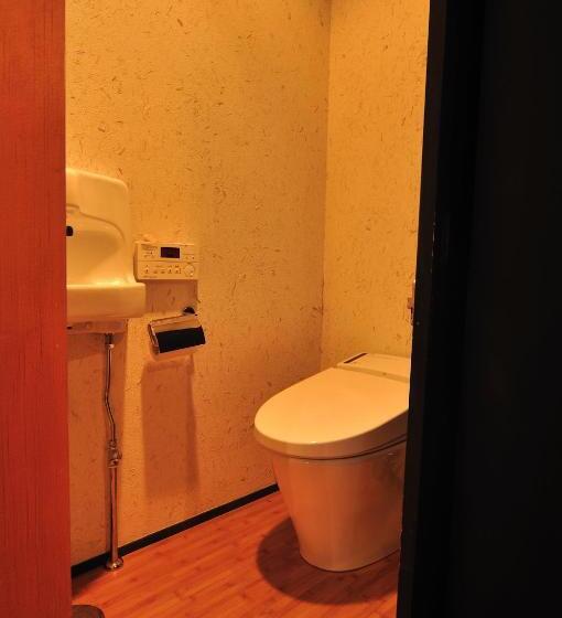 חדר סטנדרט לשלושה, Yushintei