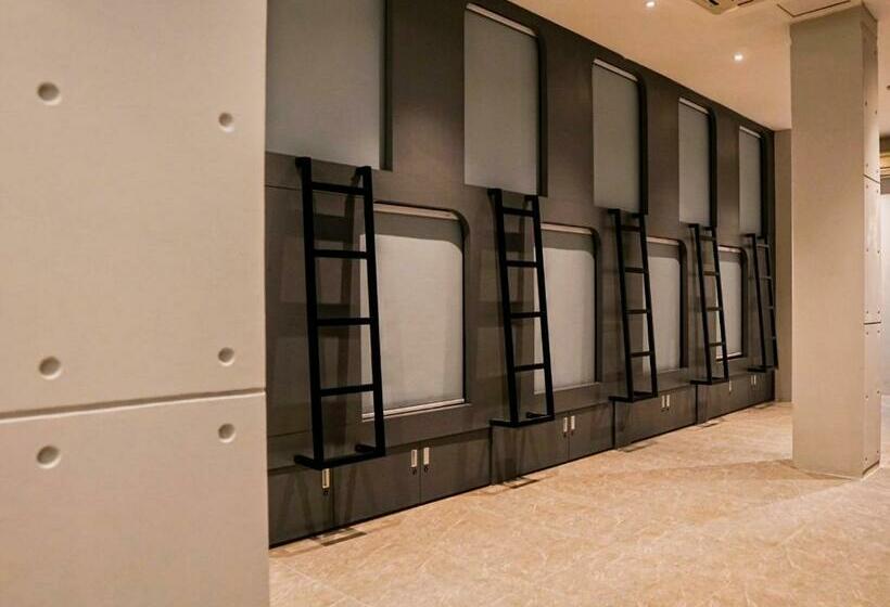 اتاق اکونومی, Ketje Luxury Capsule Mitra Reddoorz