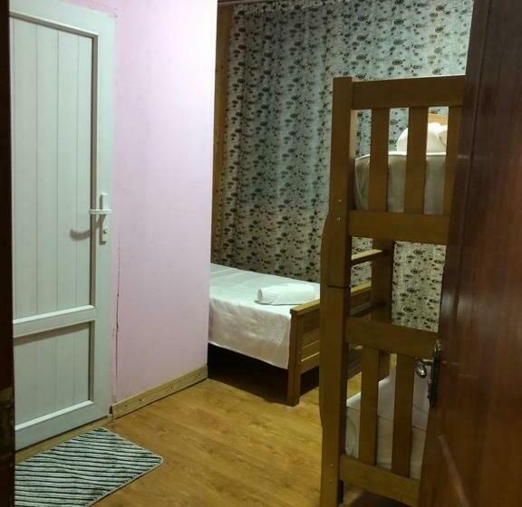 اتاق استاندارد سه نفره, Guest House Dreamland