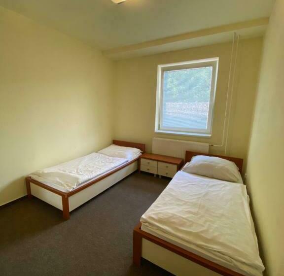 شقة غرفتين, Chata Jahodná