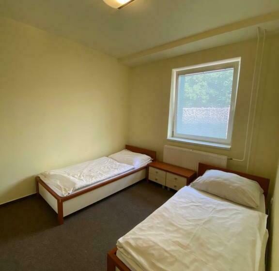 شقة غرفتين, Chata Jahodná