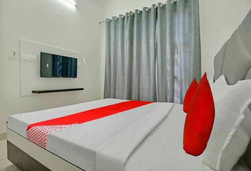 Chambre Triple Classique, Oyo Flagship Rathi Residency