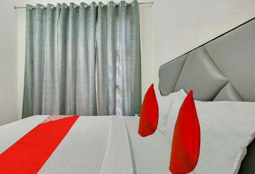 Chambre Triple Classique, Oyo Flagship Rathi Residency