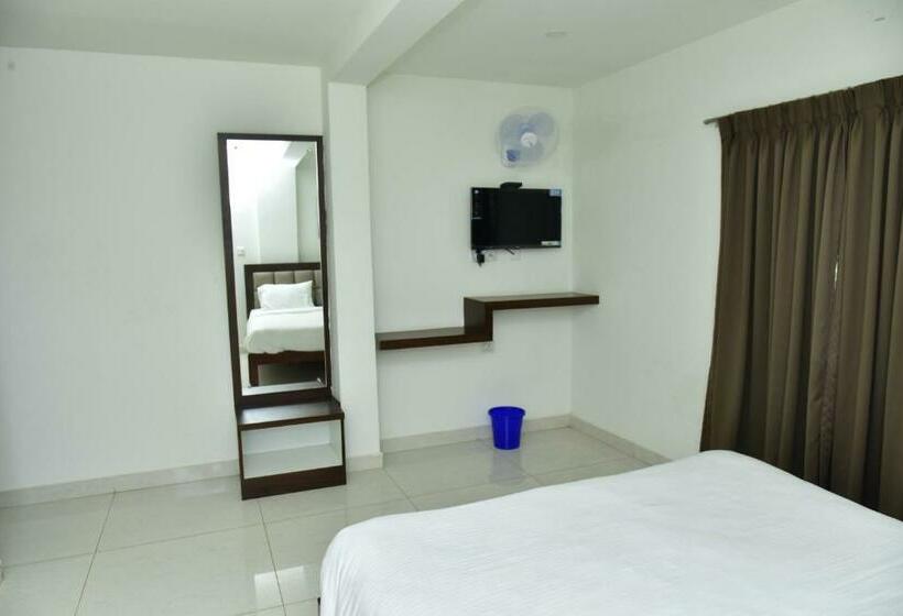 豪华三人间, Apith Hotel And Suites