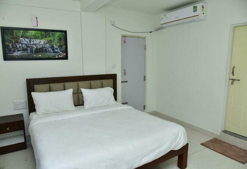 豪华三人间, Apith Hotel And Suites