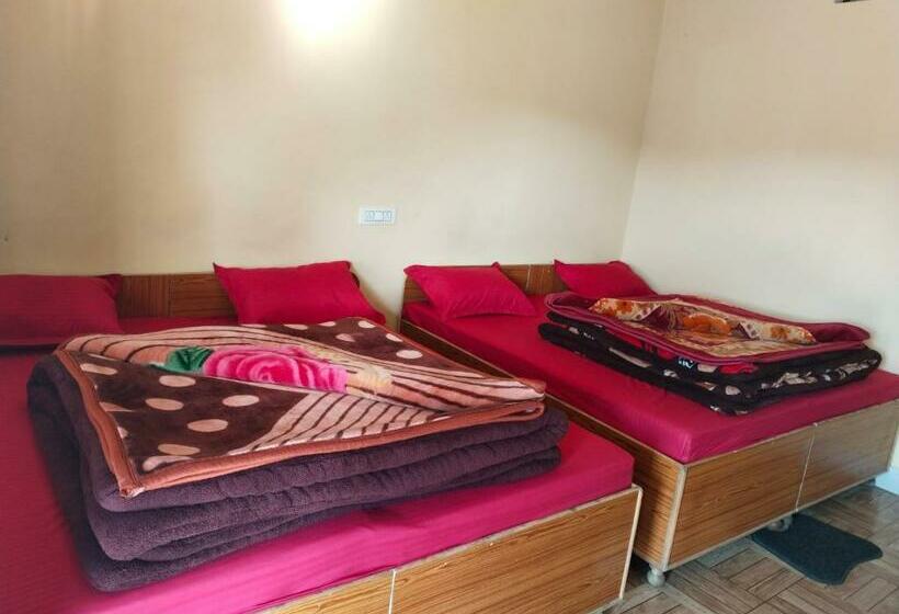 스탠다드 트리플 룸, King Of Himalaya Homestay