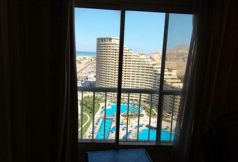 1 Bedroom Penthouse Apartment, Porto El Sokhna Pyramids Family Only