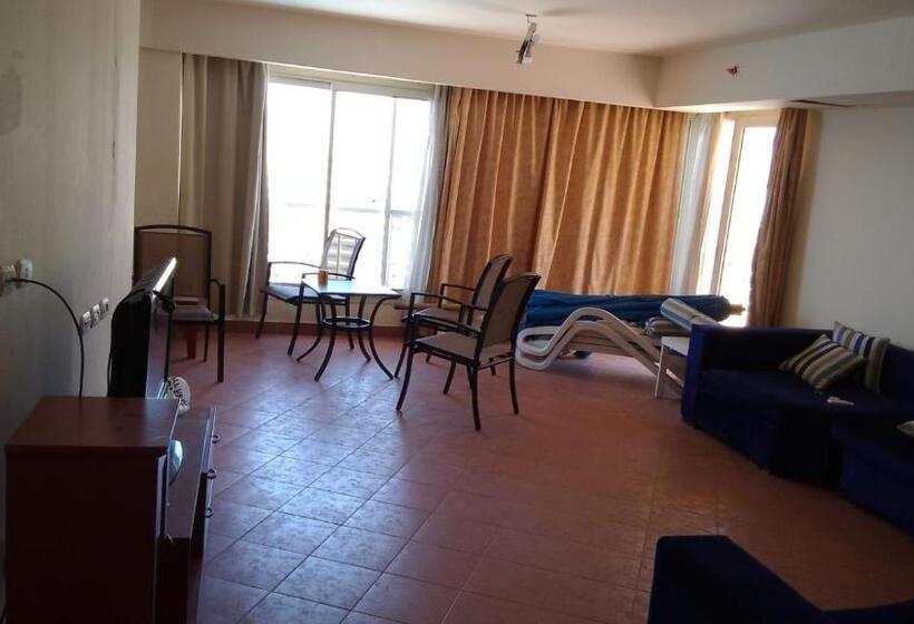 1 Bedroom Penthouse Apartment, Porto El Sokhna Pyramids Family Only