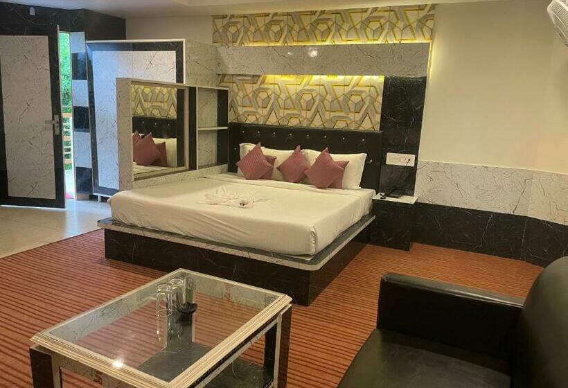 디럭스 트리플 룸, Oyo Flagship The Manali Nomads