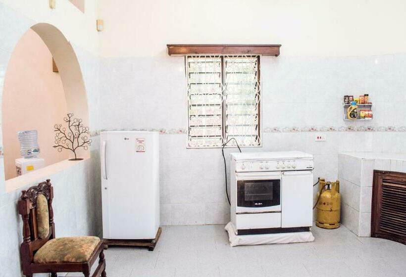 ویلای سوپریور 1 خوابه, Kijanii Cottages Diani Beach