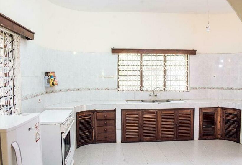 ویلای سوپریور 1 خوابه, Kijanii Cottages Diani Beach