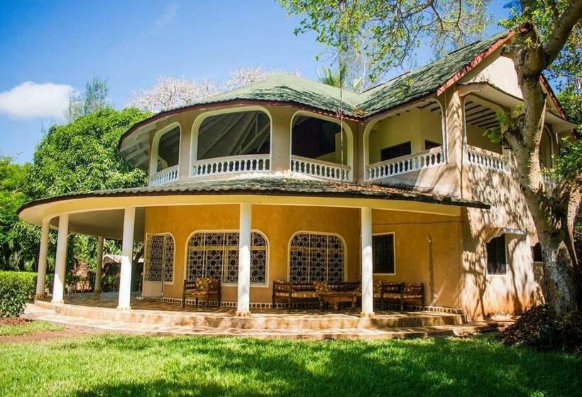 ویلای سوپریور 1 خوابه, Kijanii Cottages Diani Beach