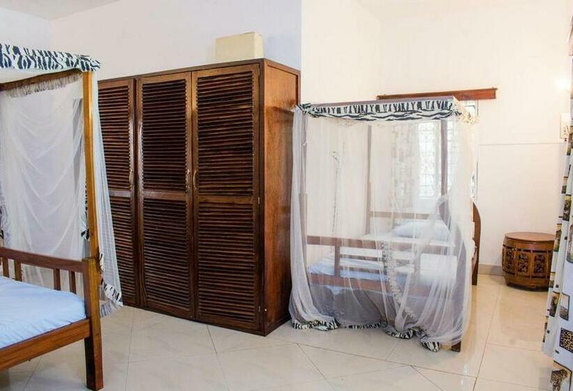 ویلای سوپریور 1 خوابه, Kijanii Cottages Diani Beach