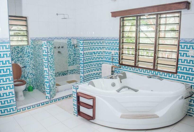 ویلای سوپریور 1 خوابه, Kijanii Cottages Diani Beach