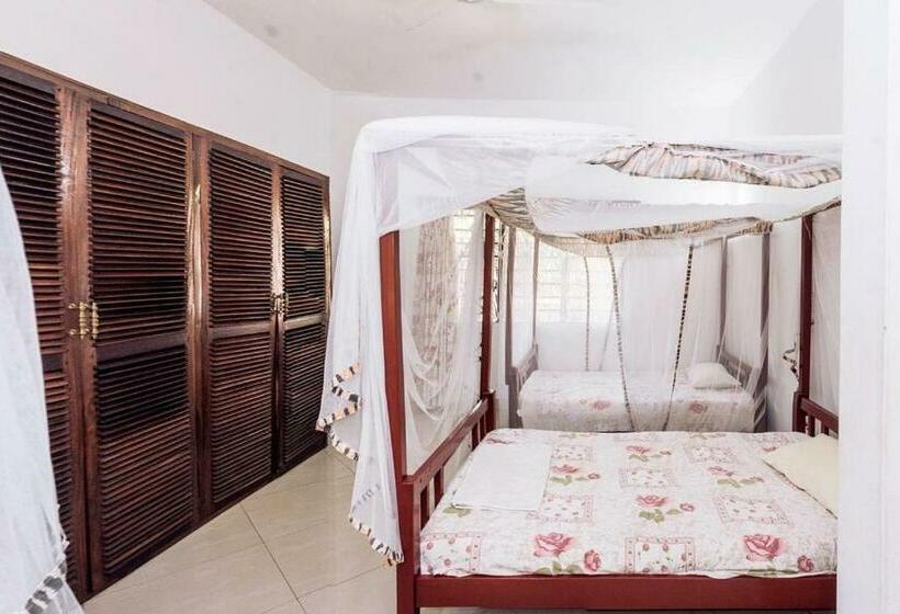 ویلای سوپریور 1 خوابه, Kijanii Cottages Diani Beach