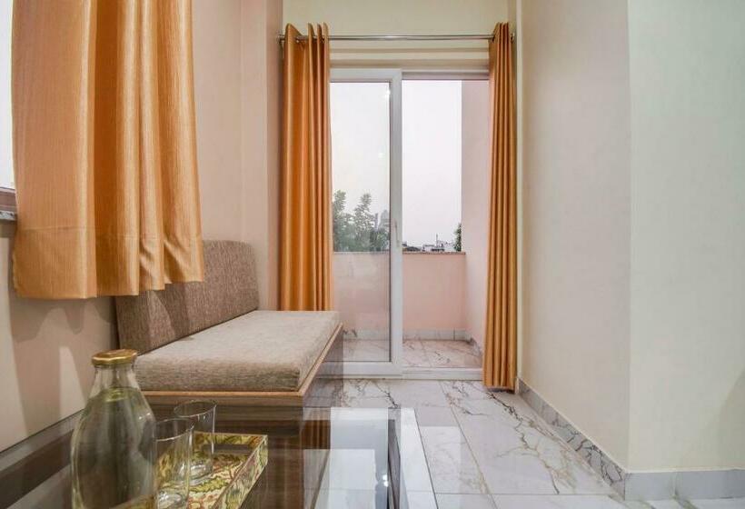 اتاق لوکس, Super Townhouse Mansarovar Formerly Palm Tree