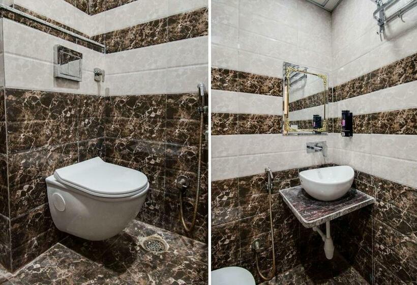 اتاق لوکس, Super Townhouse Mansarovar Formerly Palm Tree