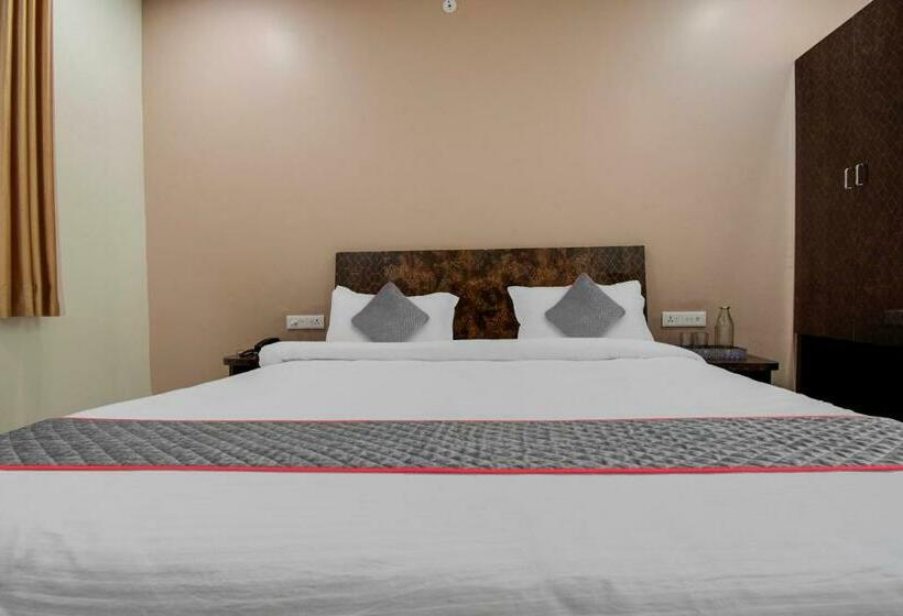 اتاق لوکس, Super Townhouse Mansarovar Formerly Palm Tree