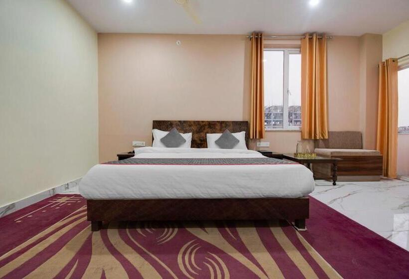 اتاق کلاسیک سه تخته, Super Townhouse Mansarovar Formerly Palm Tree