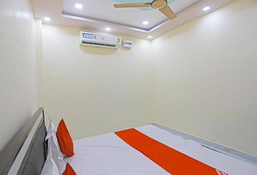 Triple Classic Room, Oyo Flagship Jagrati Banquet And Rooms