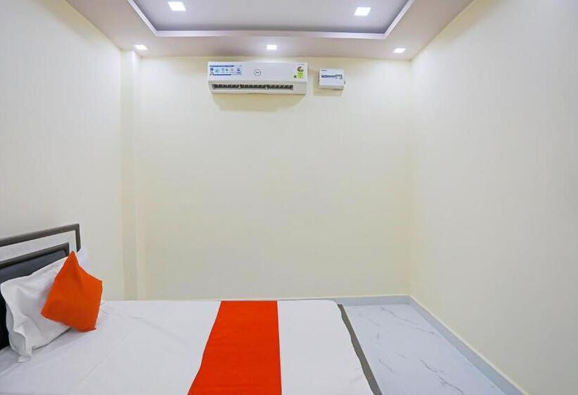 Triple Classic Room, Oyo Flagship Jagrati Banquet And Rooms