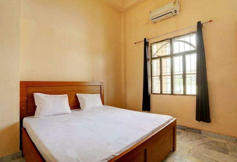 غرفة كلاسيكية ثلاثية, Oyo Uttam Haveli