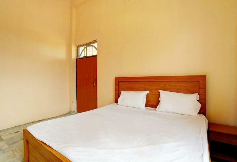 غرفة كلاسيكية ثلاثية, Oyo Uttam Haveli