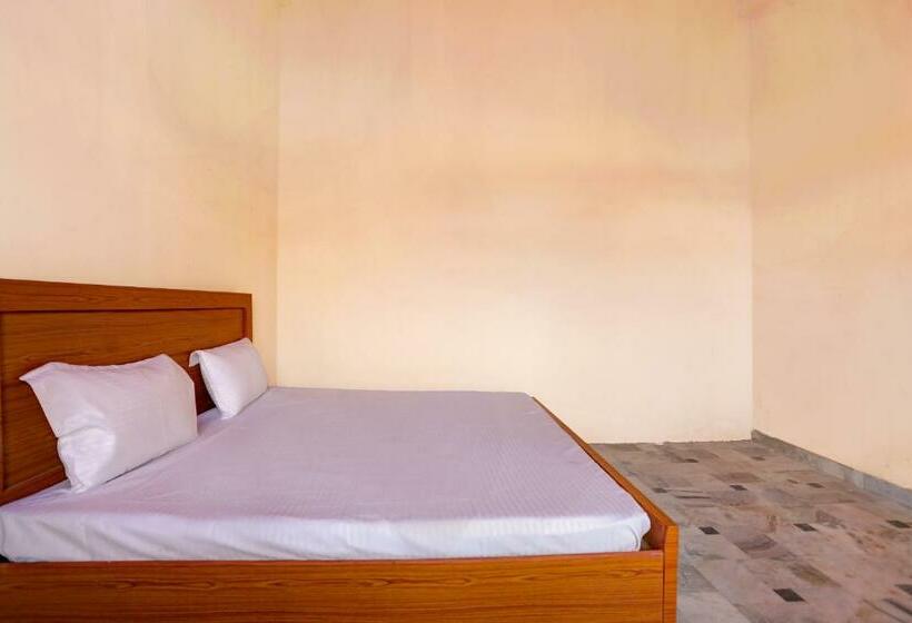 חדר קלאסי לשלושה, Oyo Uttam Haveli