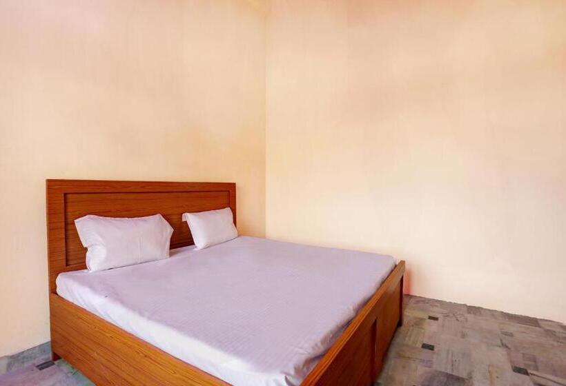 חדר קלאסי לשלושה, Oyo Uttam Haveli