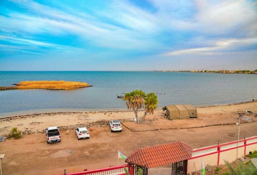 اتاق خانوادگی با چشمانداز دریا, Siesta