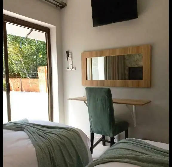スタンダードルーム, Cronin Luxury Accommodation Room 1