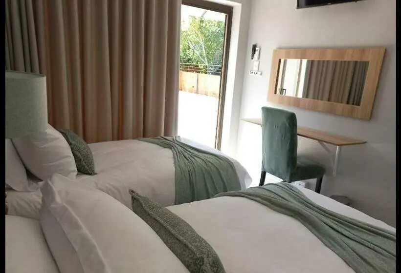 スタンダードルーム, Cronin Luxury Accommodation Room 1