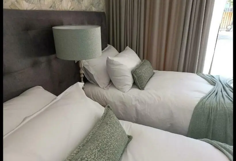 スタンダードルーム, Cronin Luxury Accommodation Room 1