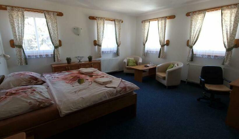 חדר דלוקס, Penzion švýcarský Dvůr