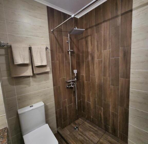 패밀리 룸, Lotus