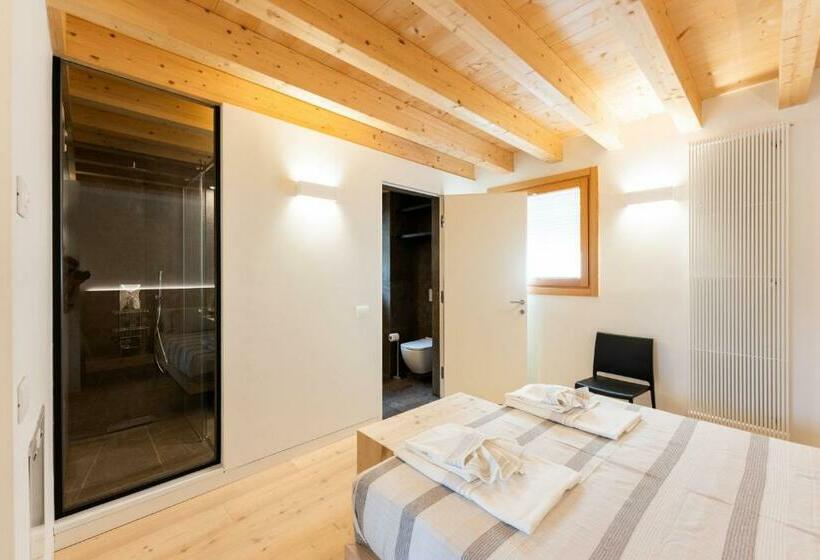 جناح جونيور مزوَّد بتراس, Agriturismo Scraleca