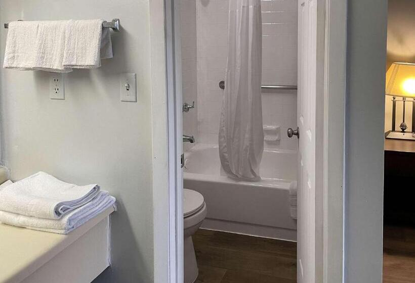 Номер Стандарт 2 Двуспальные Кровати, Motel 6 Wytheville, Va