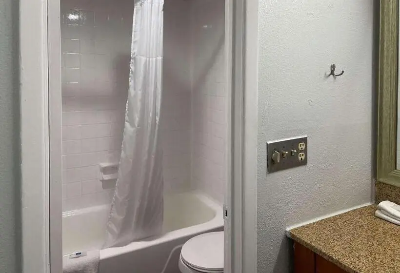 キングサイズベッドのスタンダードルーム, Motel 6 Wytheville, Va